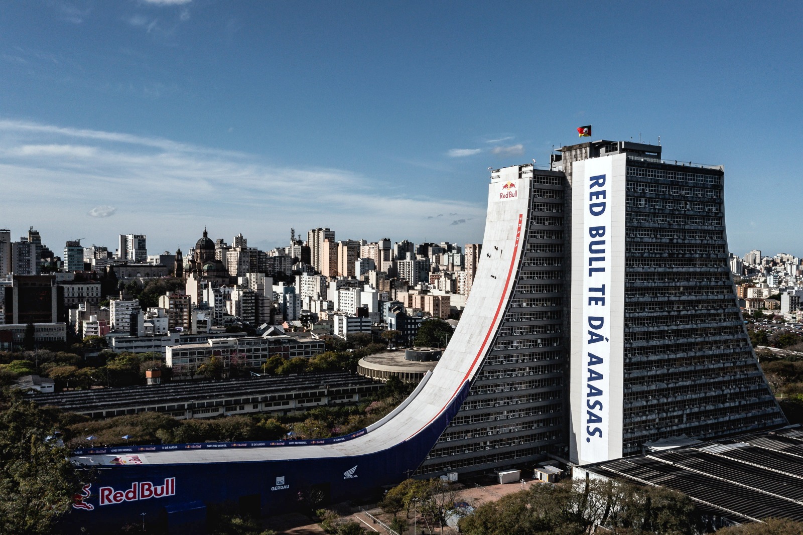 Red Bull Building Drop — Recorde de Sandro Dias